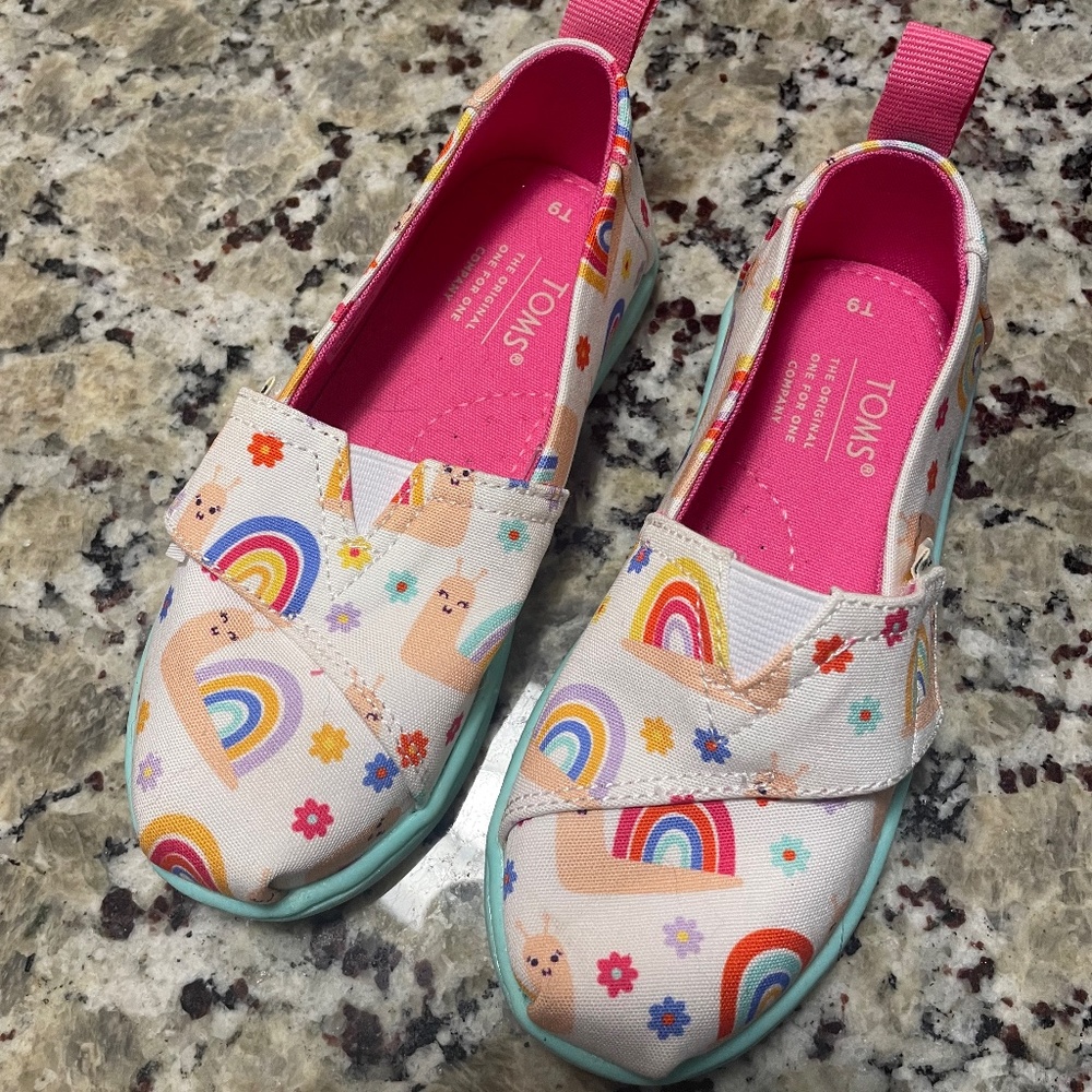 Kids rainbow snail Tom’s